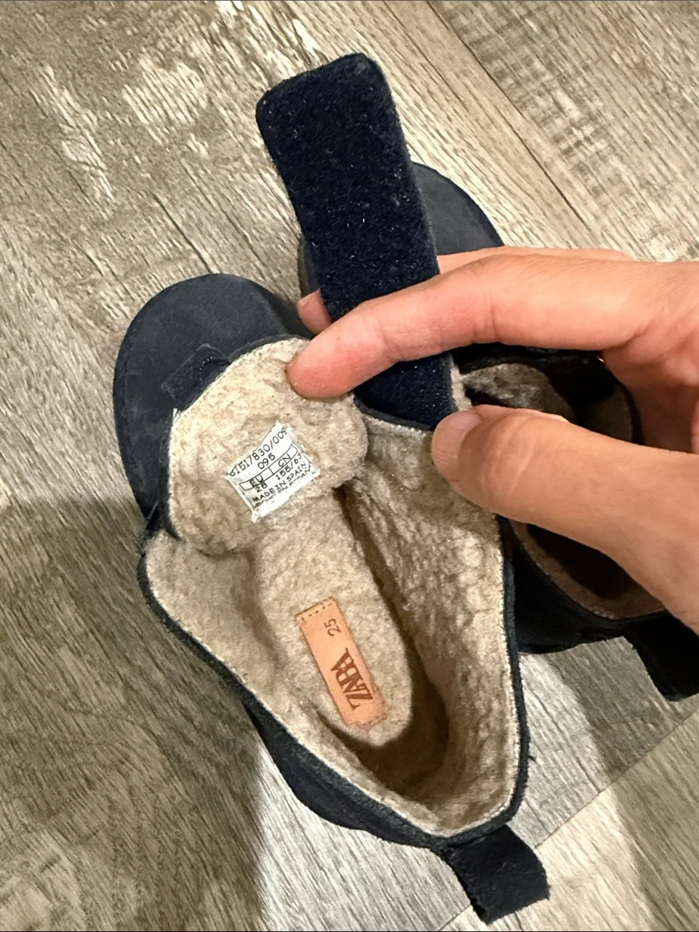 Zara genuine suede boots eu25